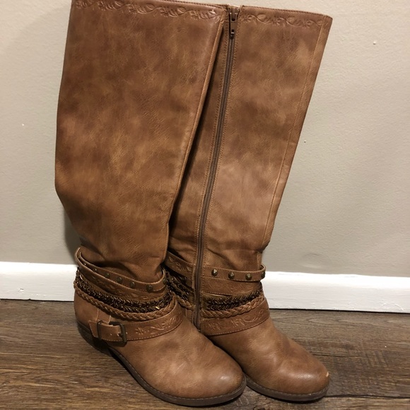 Not Rated Shoes - EASTER SALE 🐰 Not Rated tan boots